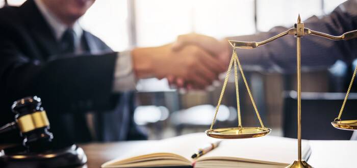 10 Questions To Ask Before Hiring a Business Litigation Lawyer