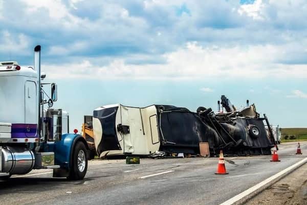 10 Questions To Ask Before Hiring a Semi Truck Accident Lawyer