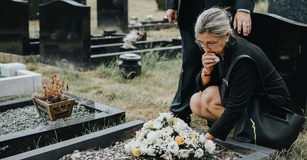 10 Questions To Ask Before Hiring a Wrongful Death Lawyer